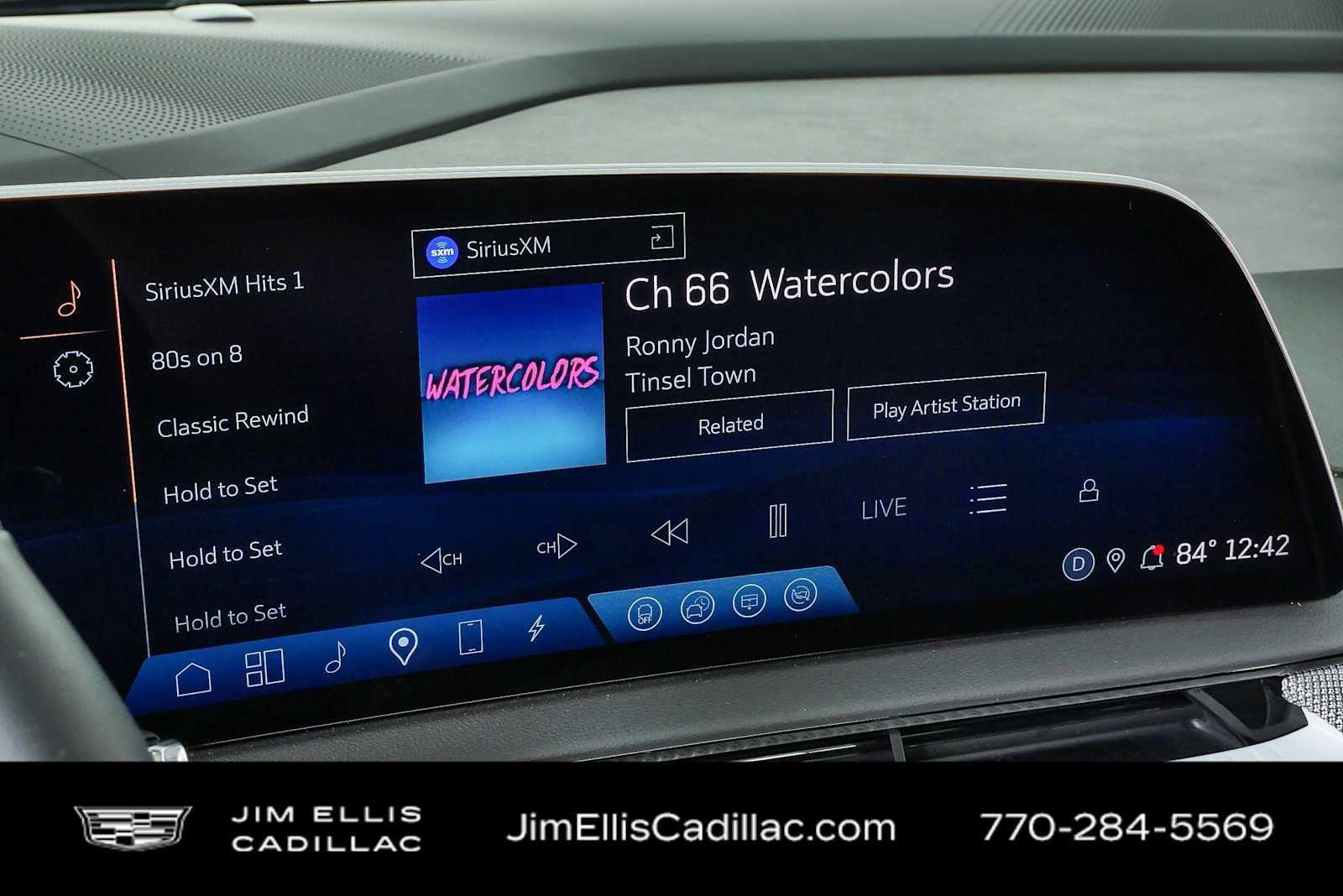 Certified 2025 Cadillac Optiq Luxury 2 w/ LPO, Floor Liner Package AWD/4WD image 15