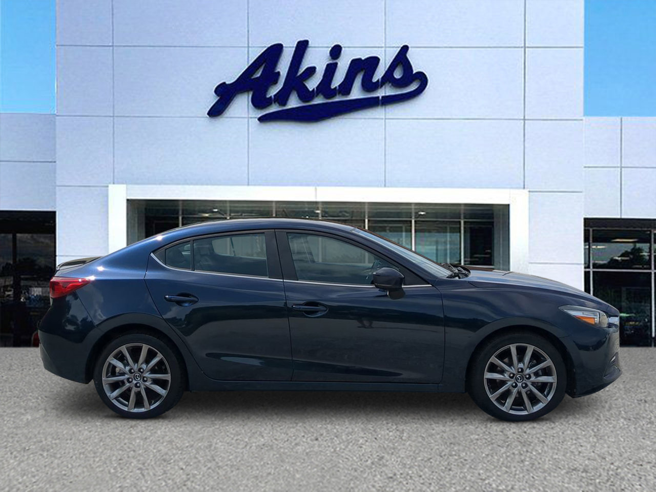 Used 2018 MAZDA MAZDA3 Touring FWD image 1