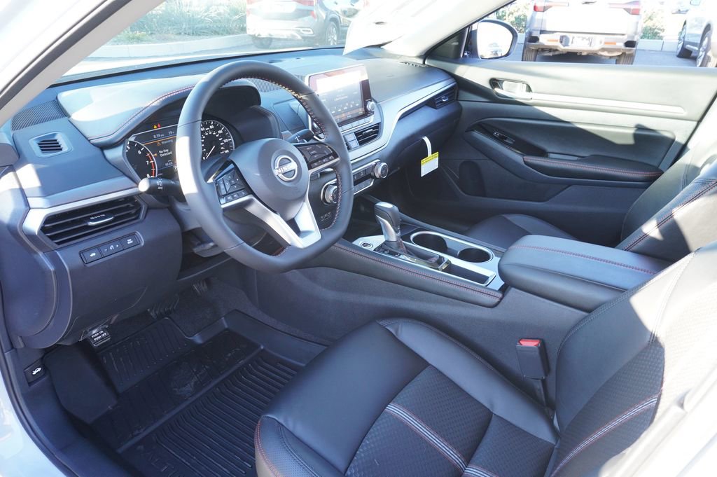 Certified 2025 Nissan Altima 2.5 SR image 16