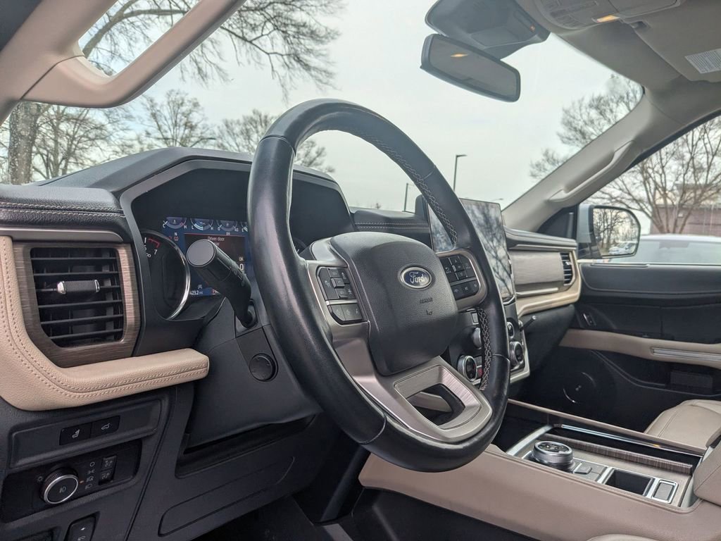 Used 2024 Ford Expedition Max Limited image 11