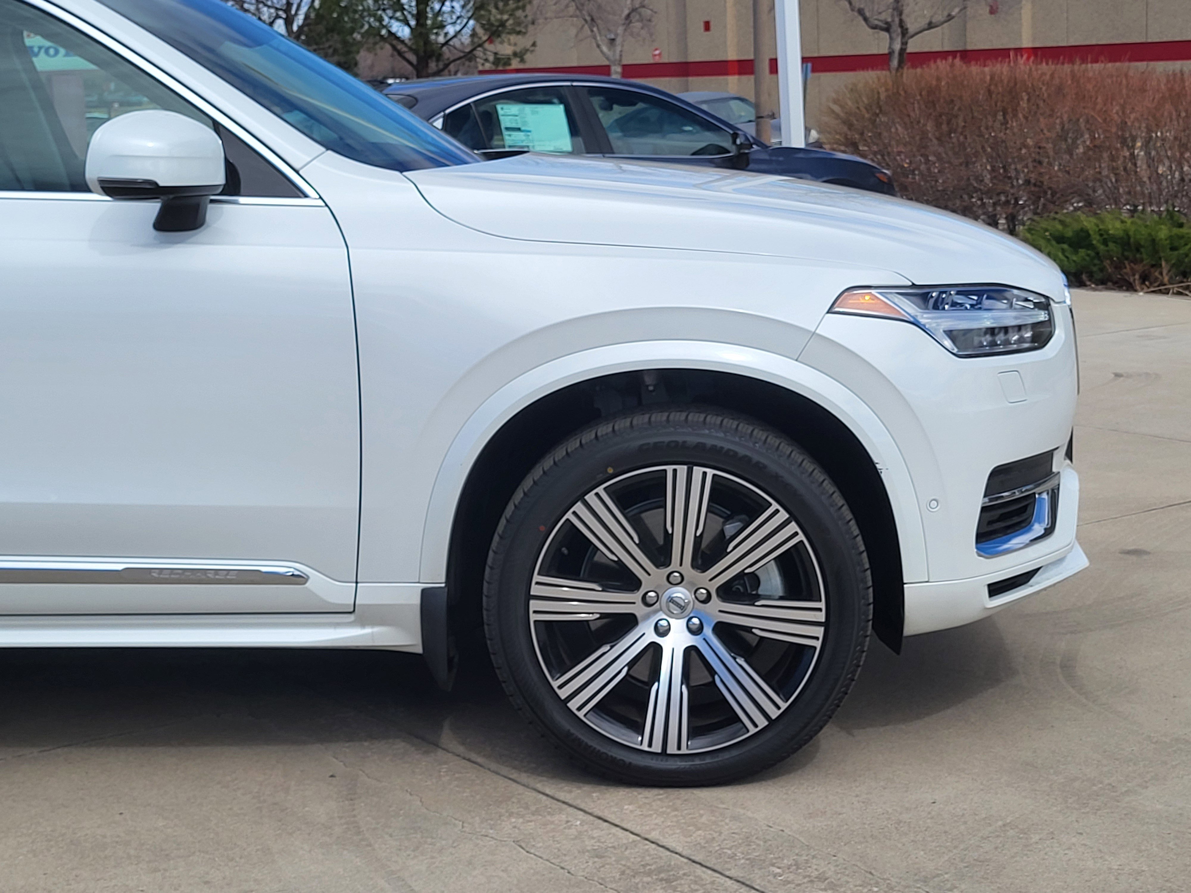 Certified 2024 Volvo XC90 T8 Plus w/ Protection Package Premier image 7