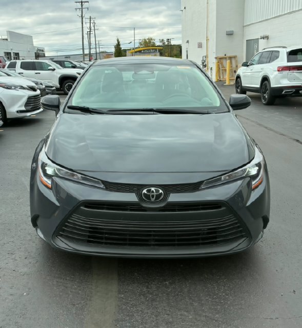 Used 2026 Toyota Corolla LE FWD image 2
