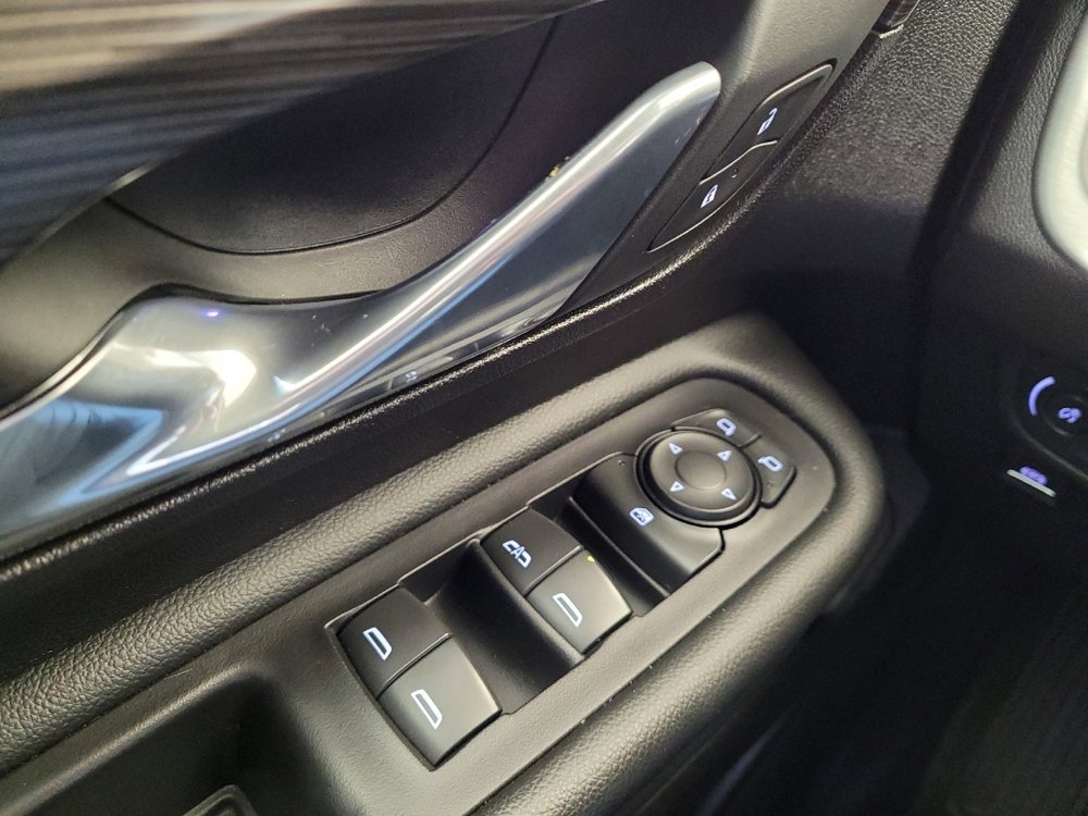 Used 2024 GMC Terrain SLT AWD/4WD image 27