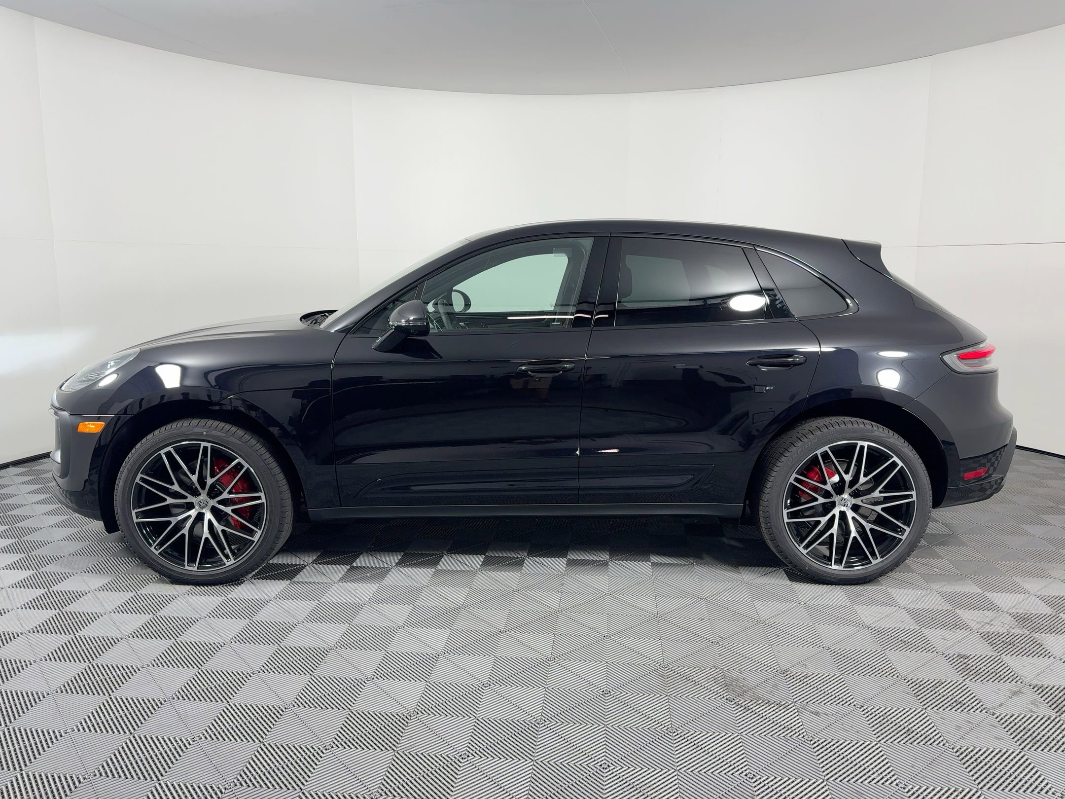 Used 2026 Porsche Macan S image 2