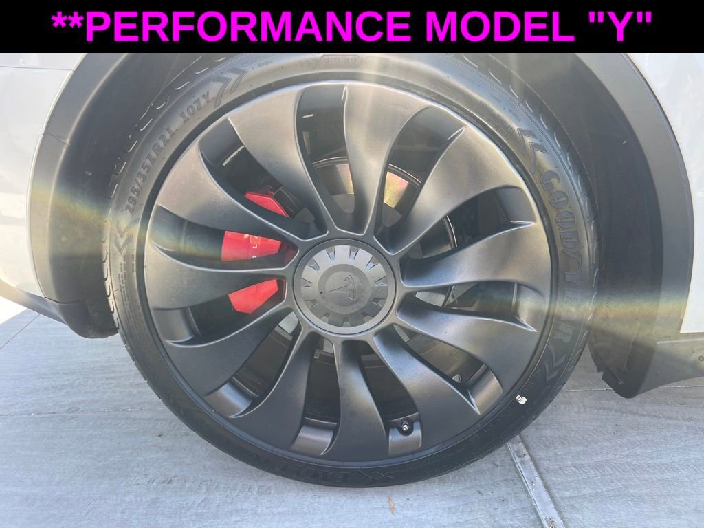 Used 2023 Tesla Model Y Performance image 39