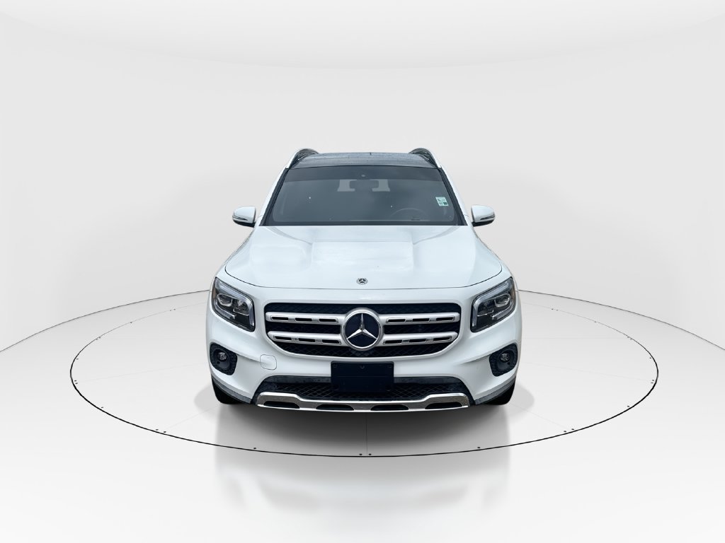 Used 2023 Mercedes-Benz GLB 250 w/ Premium Package image 3
