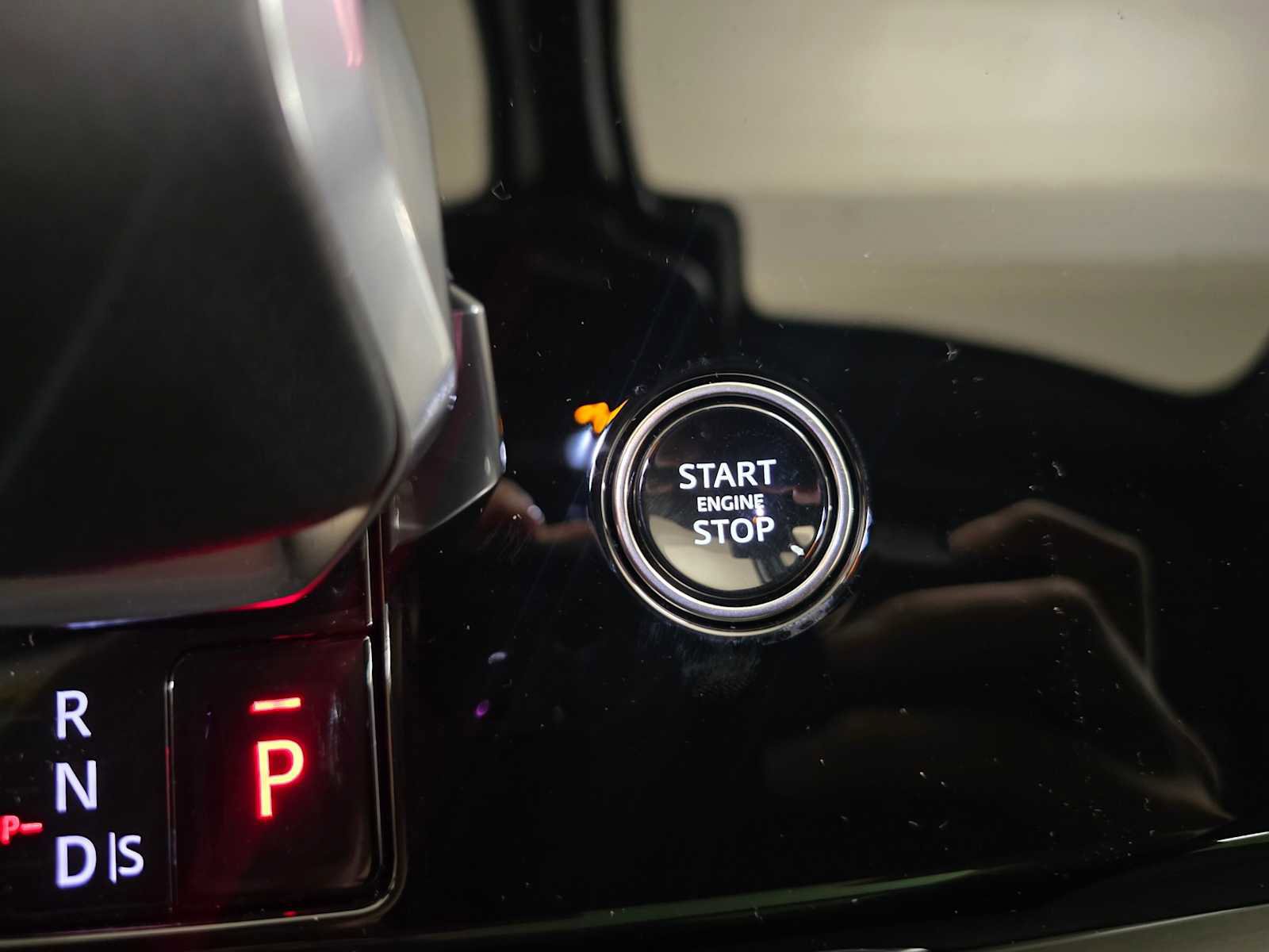 Used 2026 Land Rover Range Rover Sport SE image 32