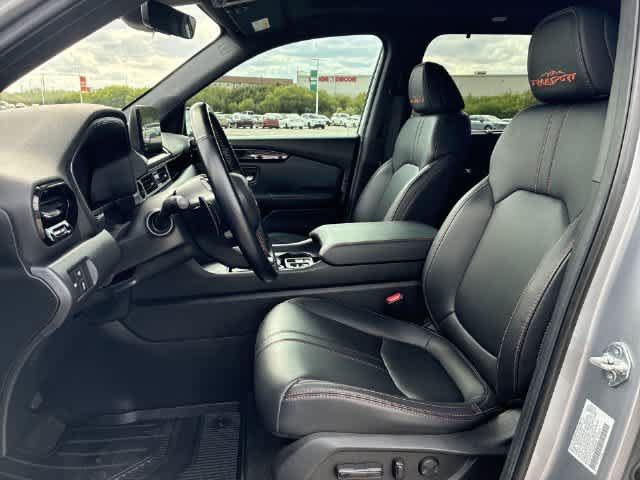 Certified 2025 Honda Pilot TrailSport image 17