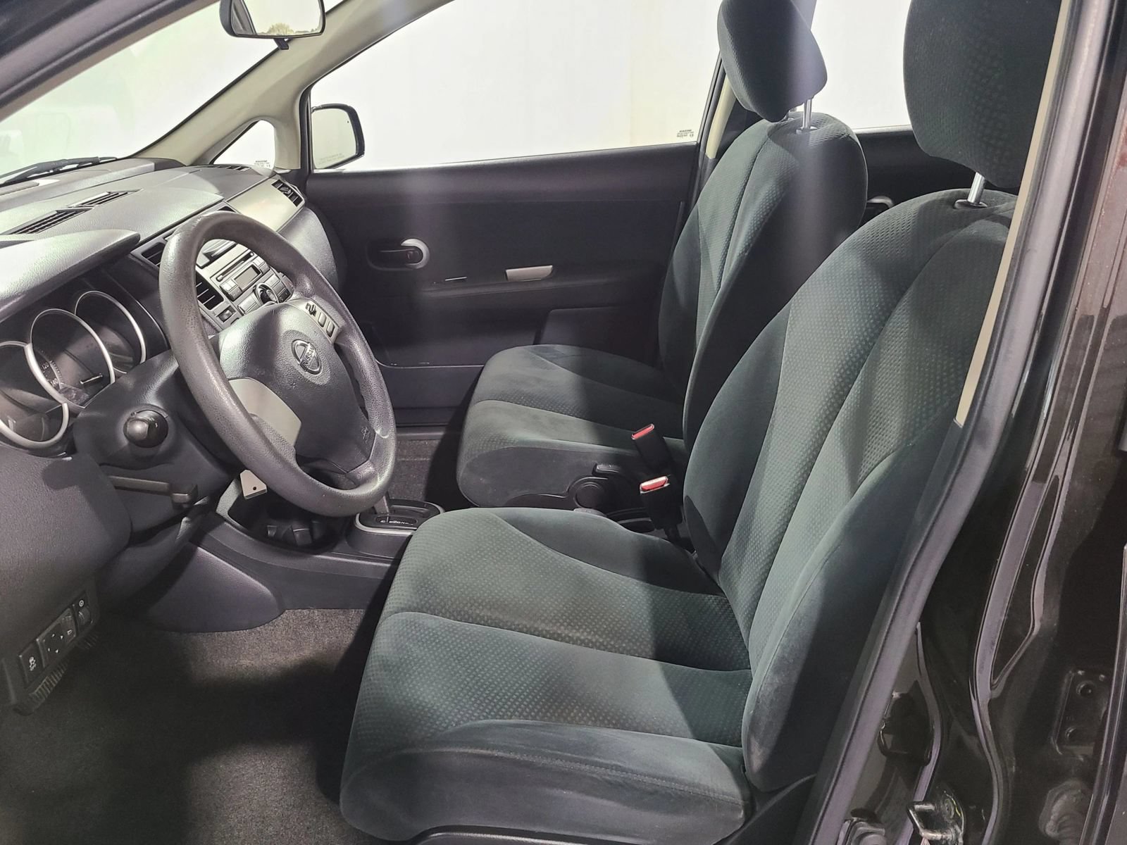 Used 2012 Nissan Versa 1.8 S w/ Plus Pkg FWD image 17