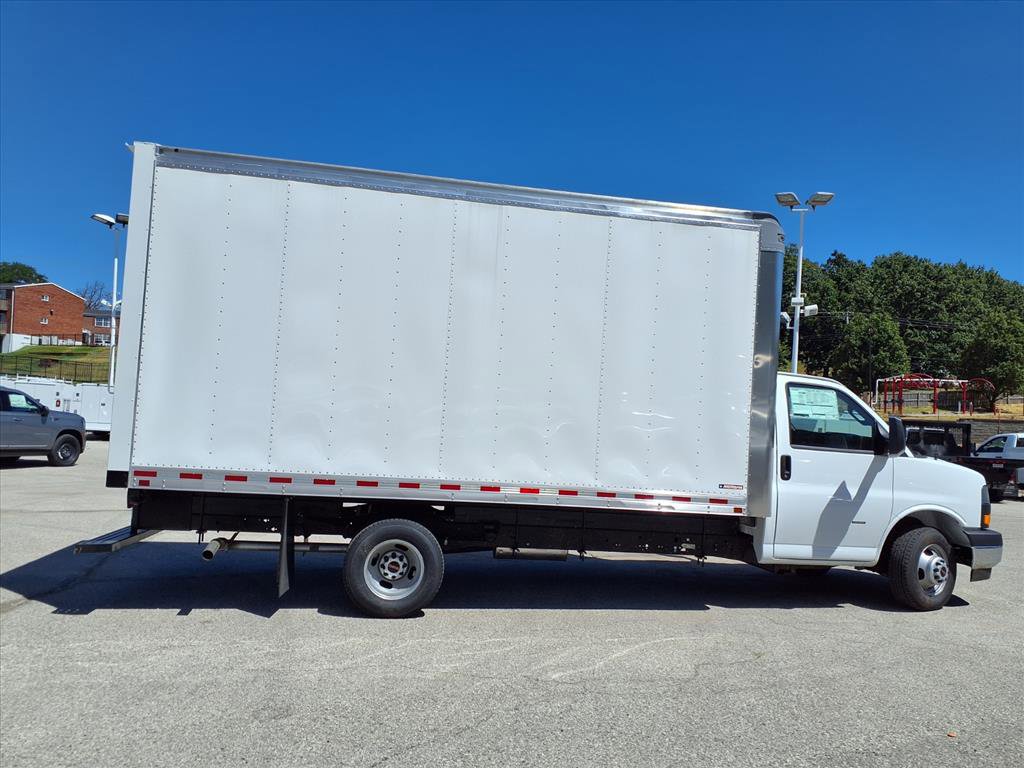 New 2025 GMC Savana 3500 Extended w/ Power Convenience Package RWD image 21