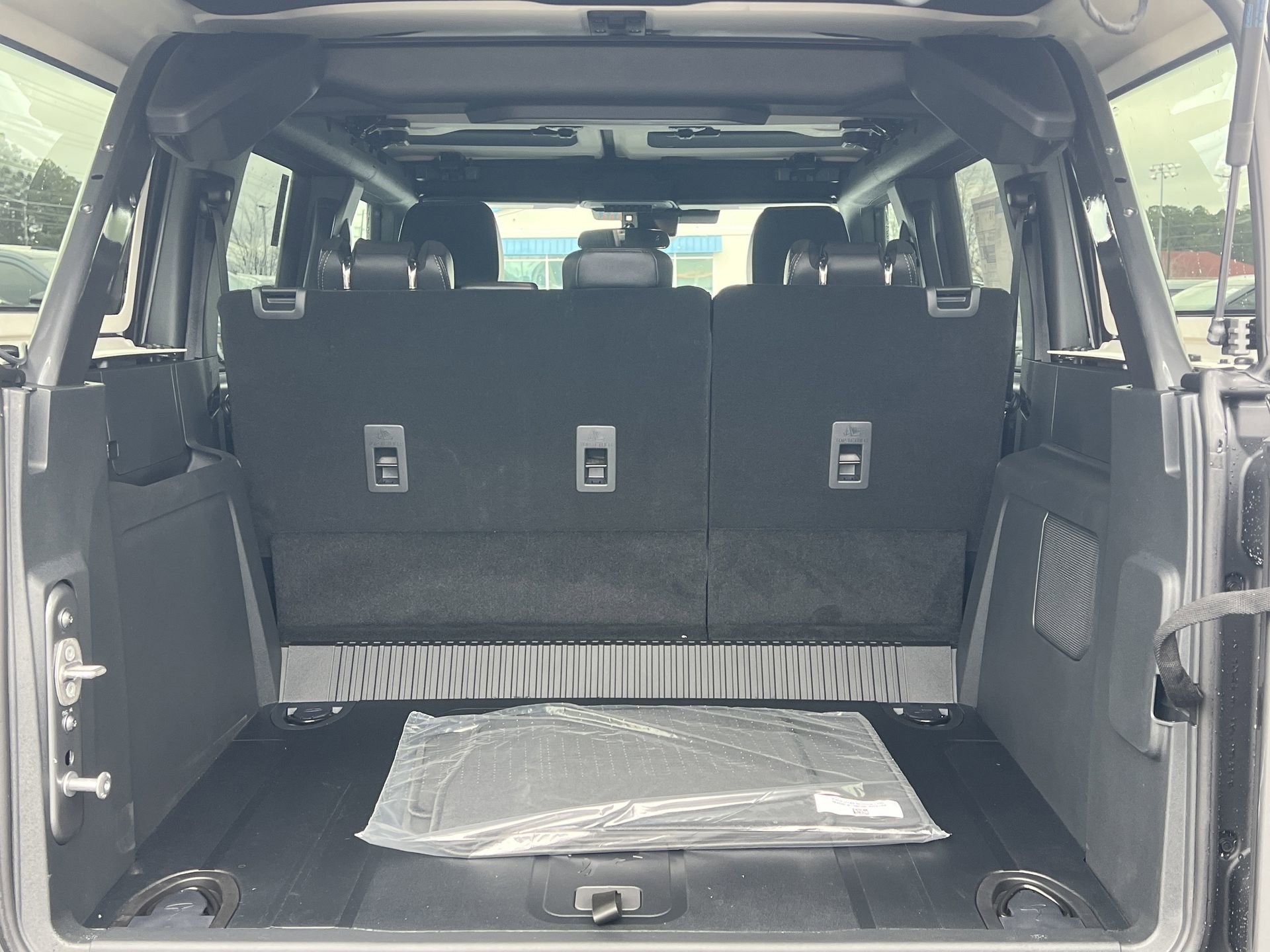 New 2025 Ford Bronco Badlands image 21