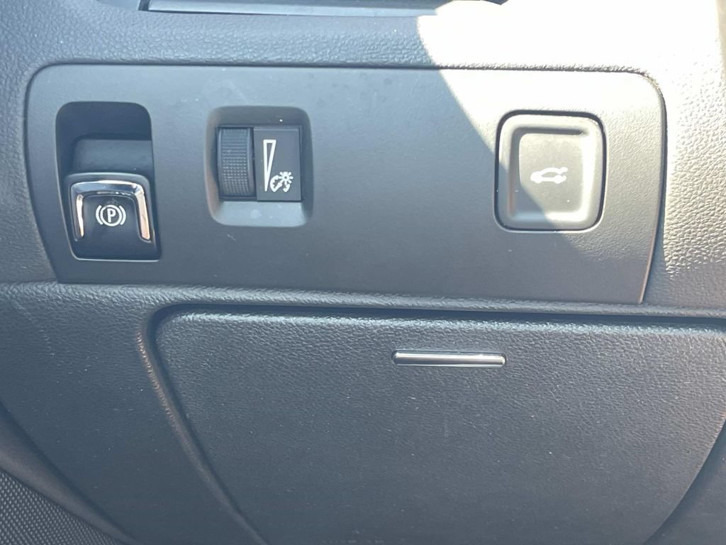 Used 2019 Chevrolet Impala LT FWD image 27