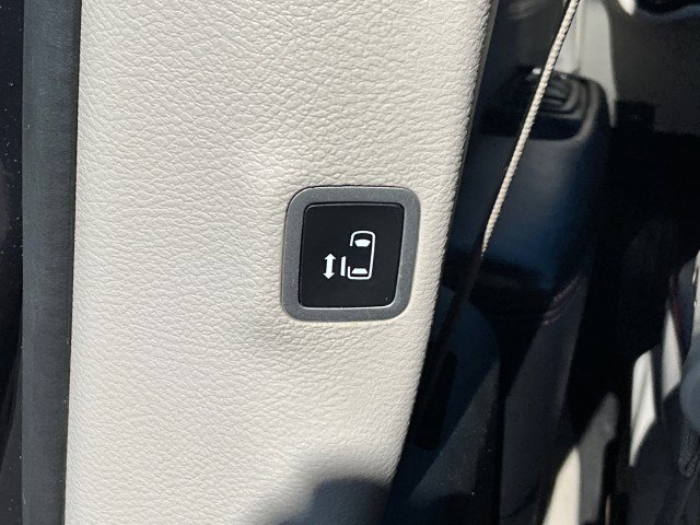 Used 2019 Chrysler Pacifica Limited w/ Advanced Safetytec Group FWD image 35