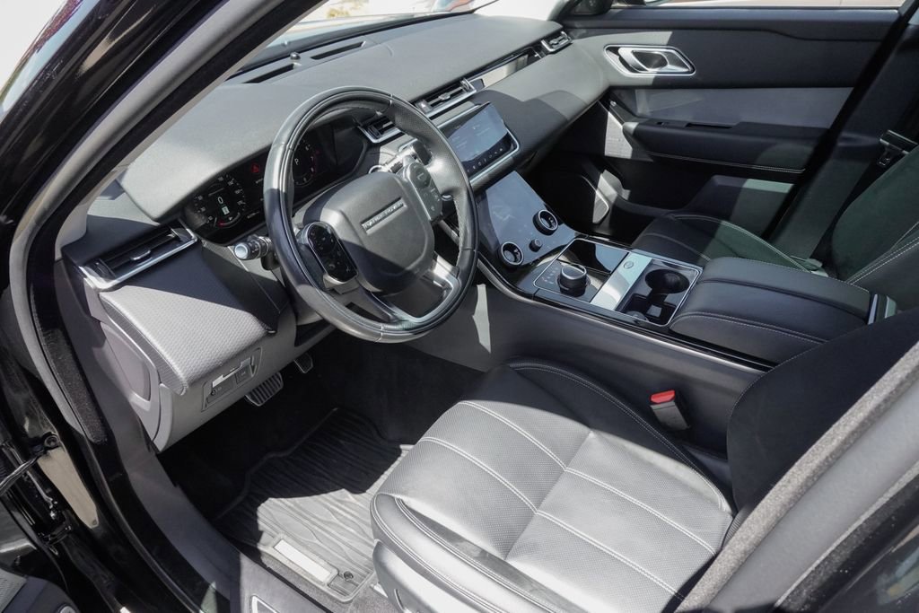 Used 2018 Land Rover Range Rover Velar R-Dynamic SE AWD/4WD image 18