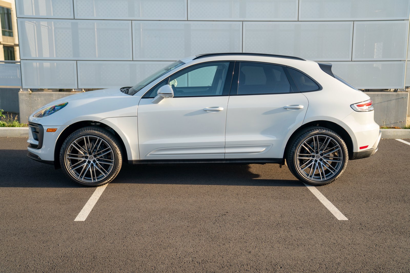 New 2026 Porsche Macan AWD/4WD video 2