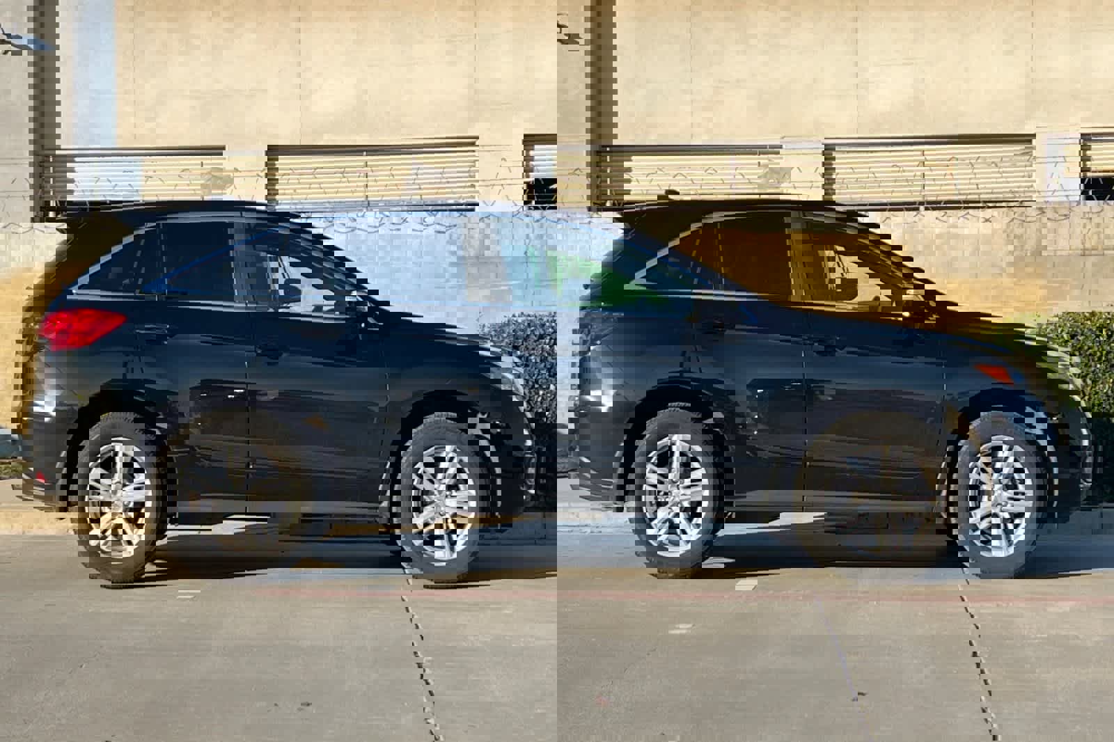 Used 2015 Acura RDX AWD w/ Technology Package image 9