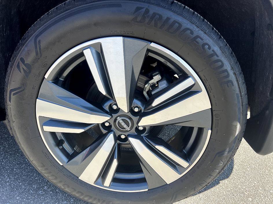 Certified 2024 Nissan Rogue SL w/ SL Premium Package image 10