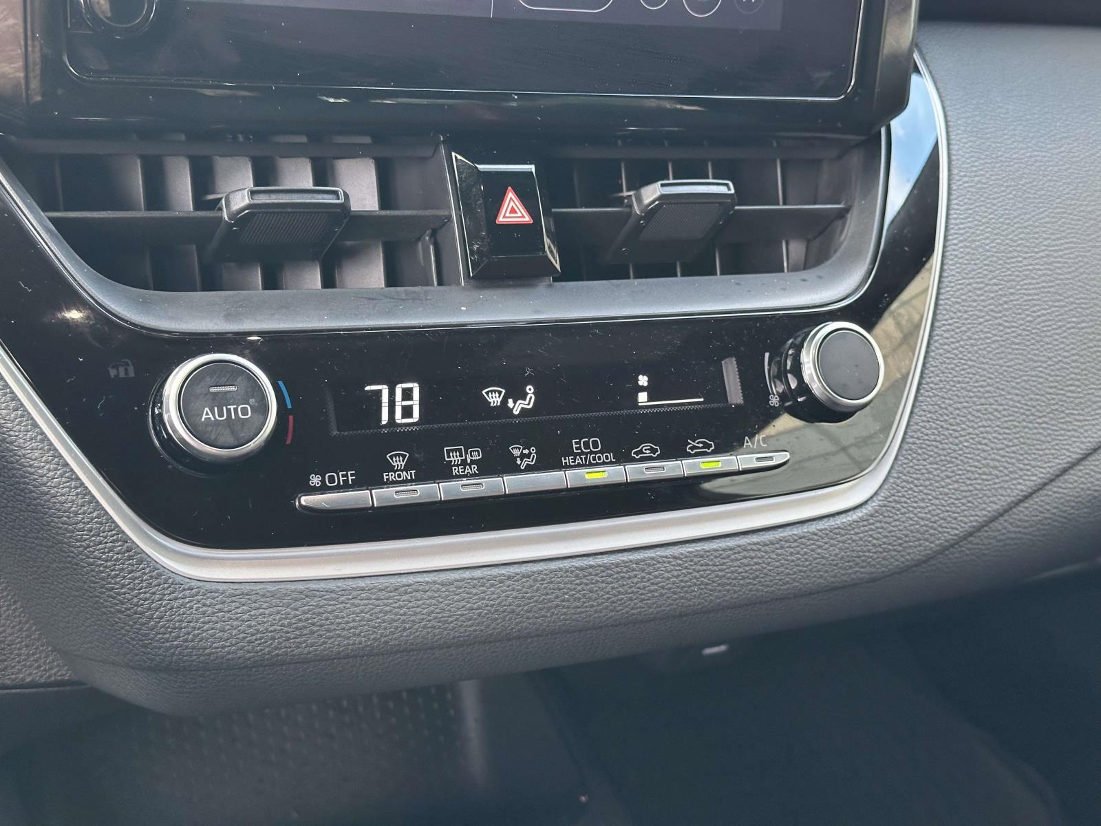 Used 2026 Toyota Corolla SE image 27