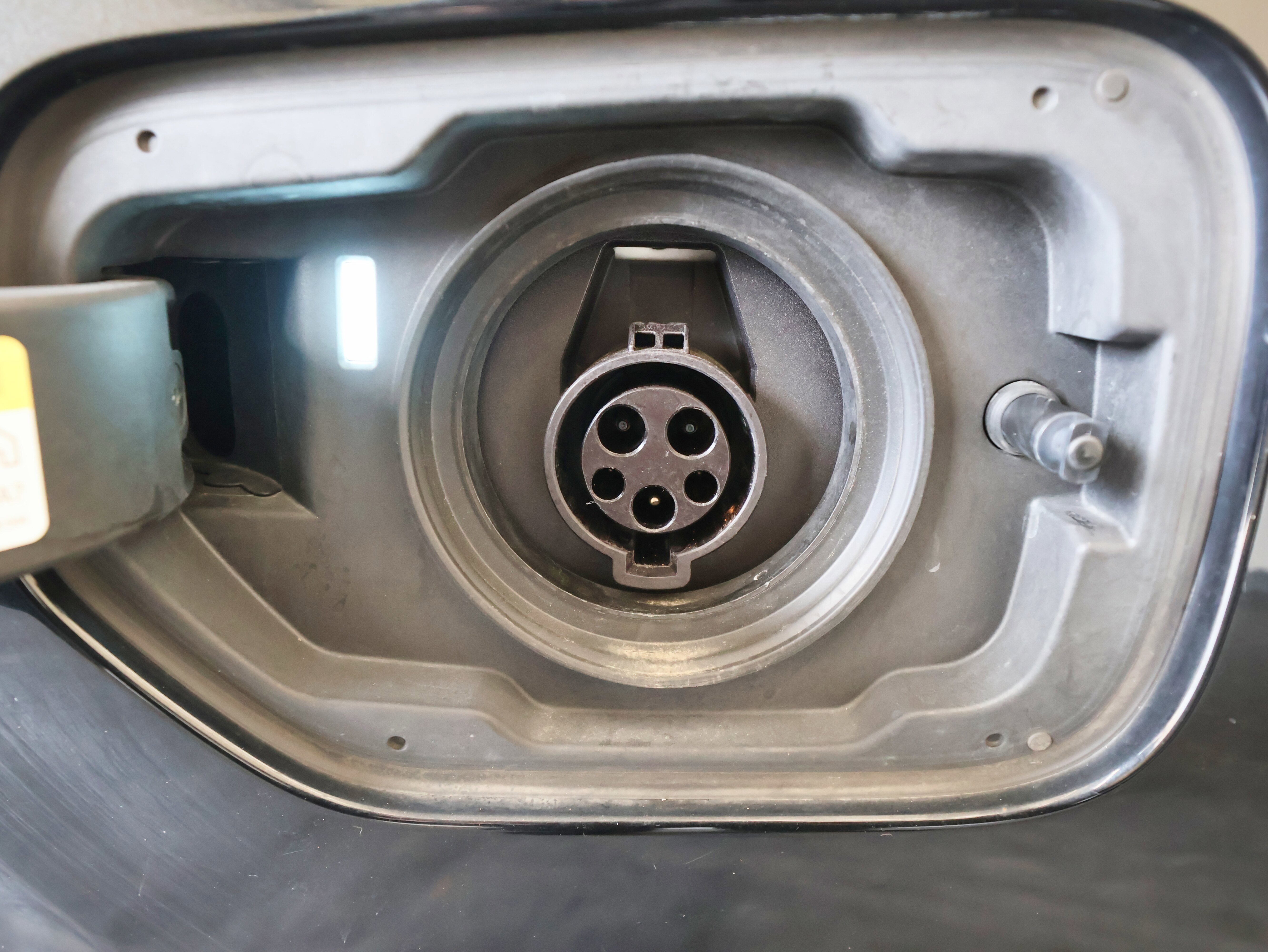 Used 2022 BMW 330e xDrive w/ M Sport Package image 37