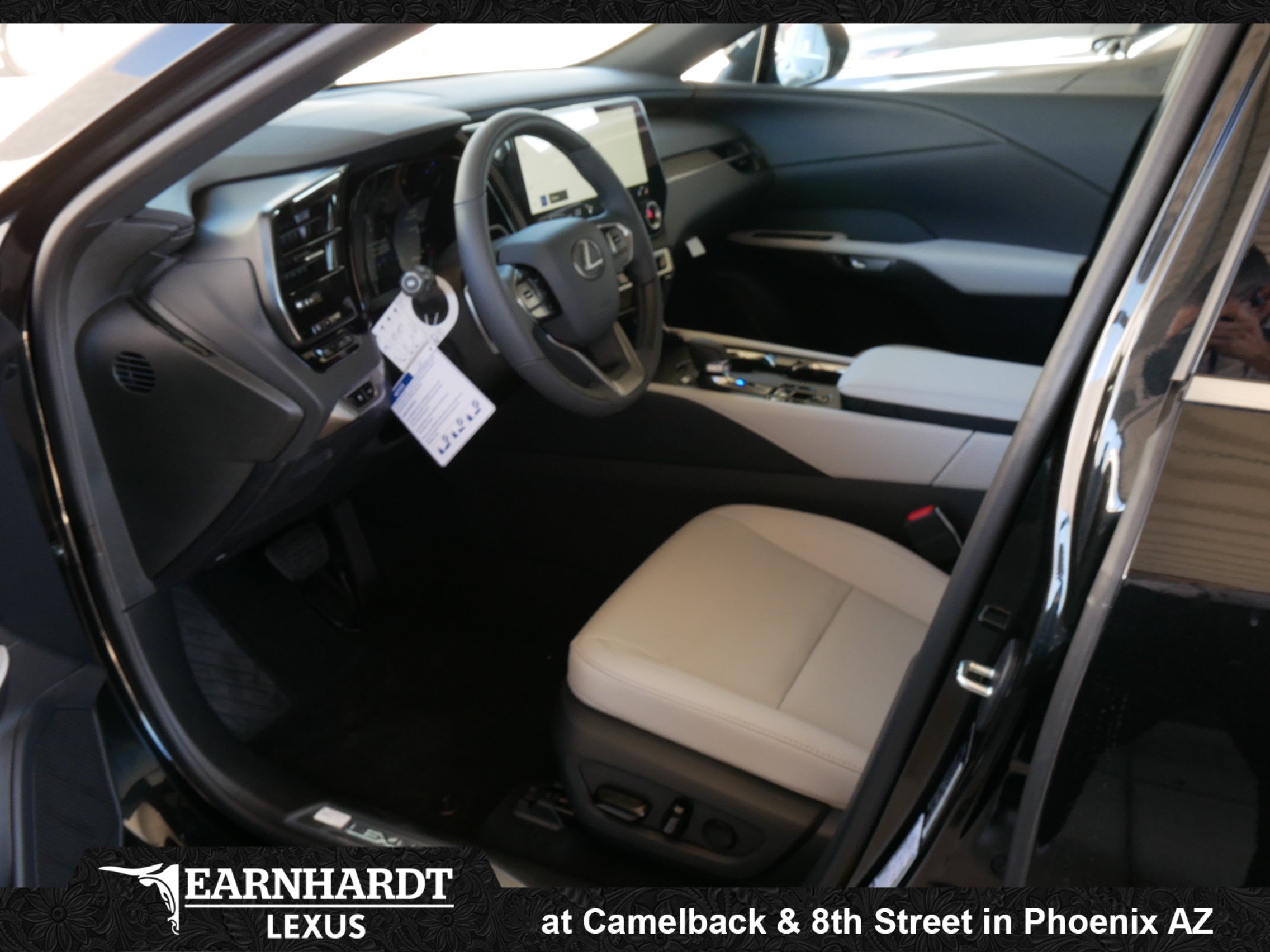 New 2026 Lexus RX 350h w/ Convenience Package AWD/4WD image 4