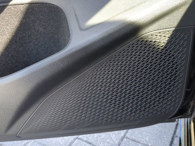 Used 2024 Volkswagen Golf R image 18