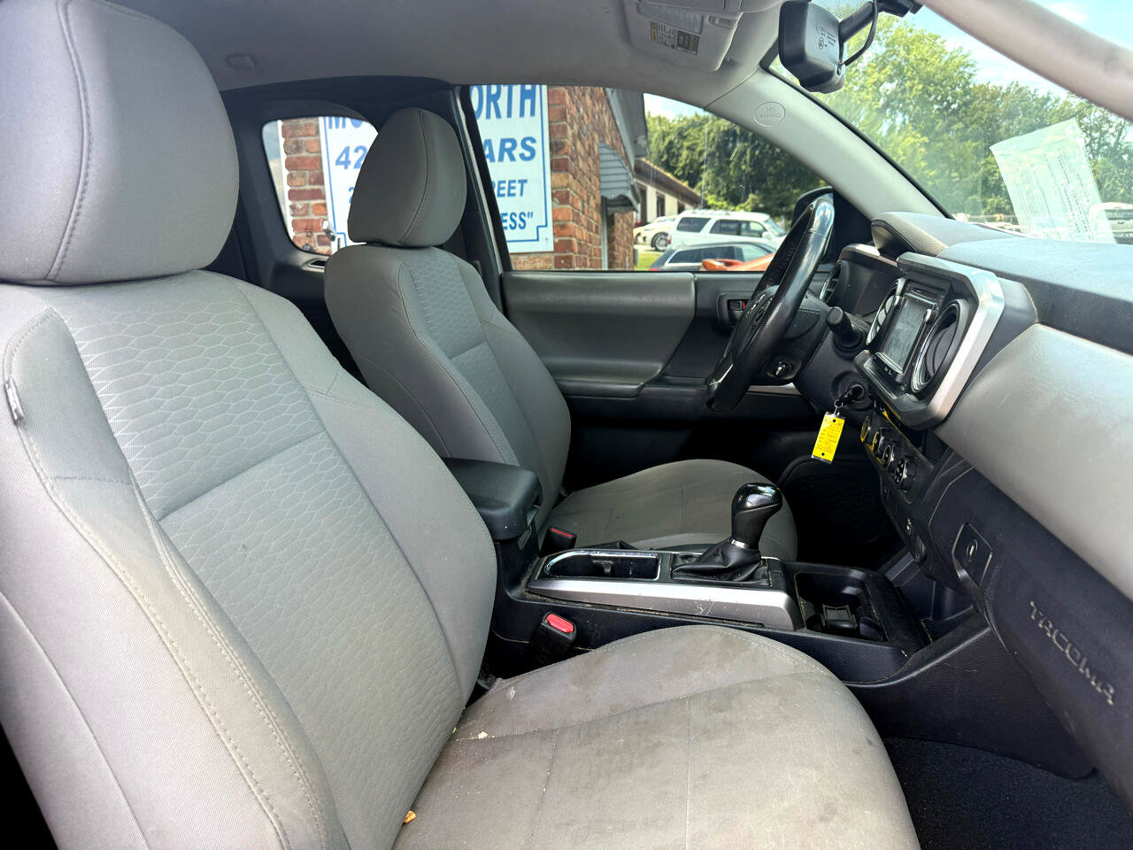 Used 2017 Toyota Tacoma SR5 image 24