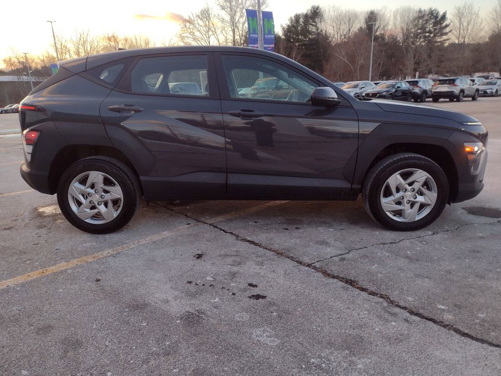 Used 2024 Hyundai Kona SE image 9