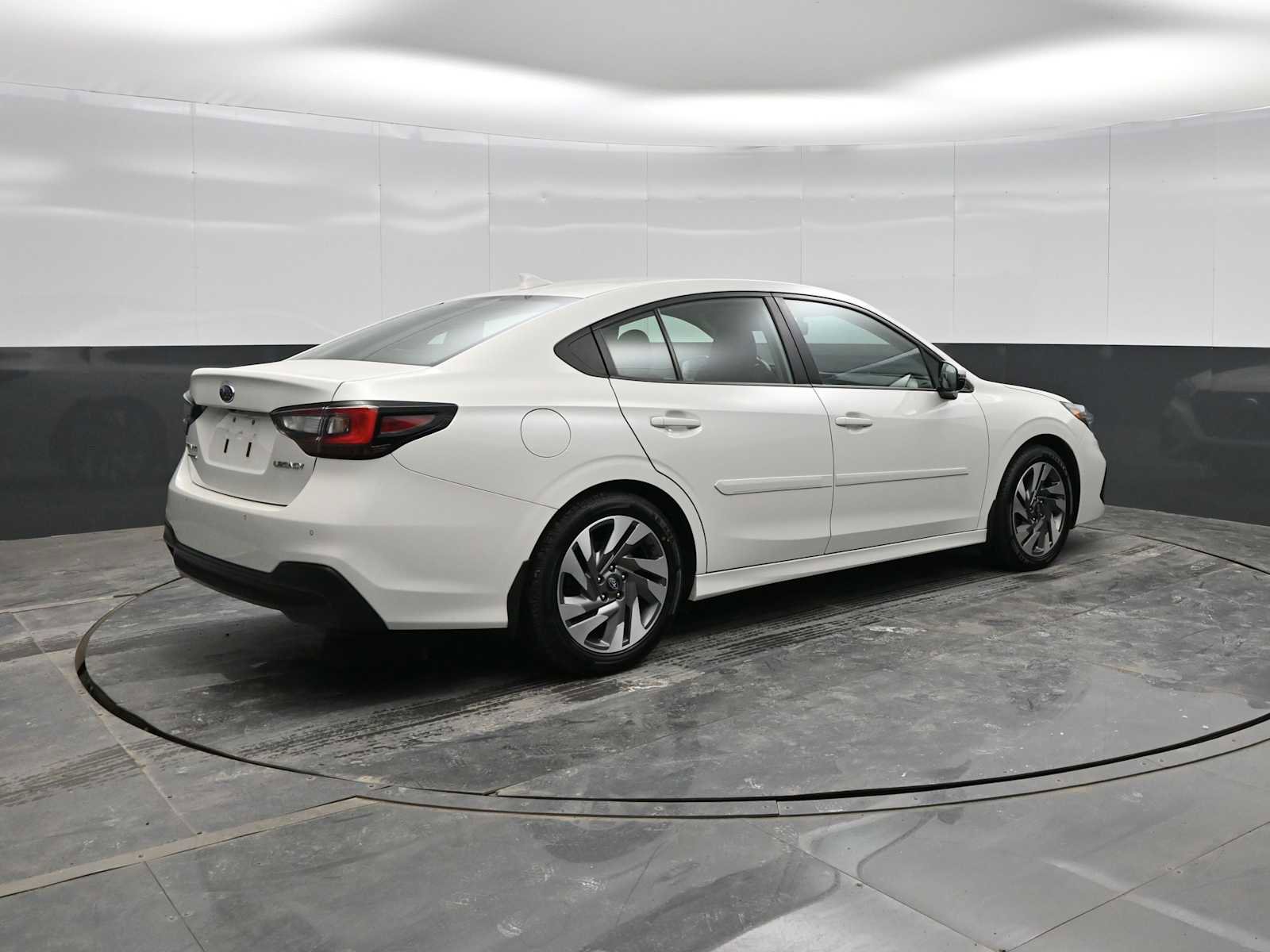 Used 2023 Subaru Legacy Limited image 8