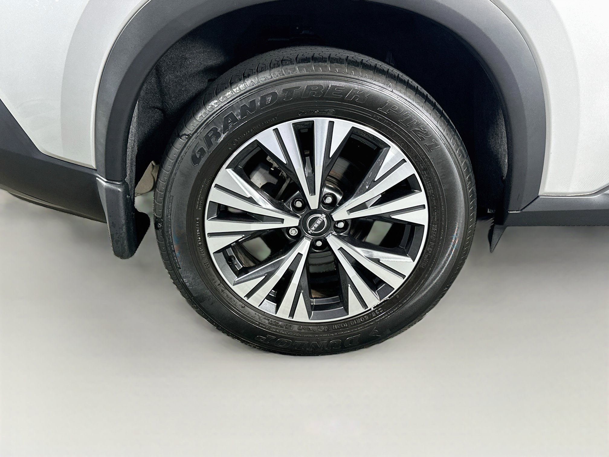 Used 2023 Nissan Rogue SV AWD/4WD image 11