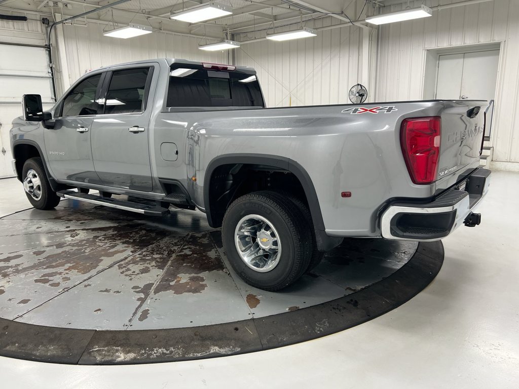 Used 2025 Chevrolet Silverado 3500 LTZ w/ LTZ Convenience Package AWD/4WD image 4