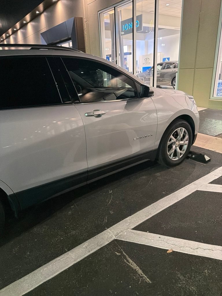 Used 2018 Chevrolet Equinox LT FWD image 7