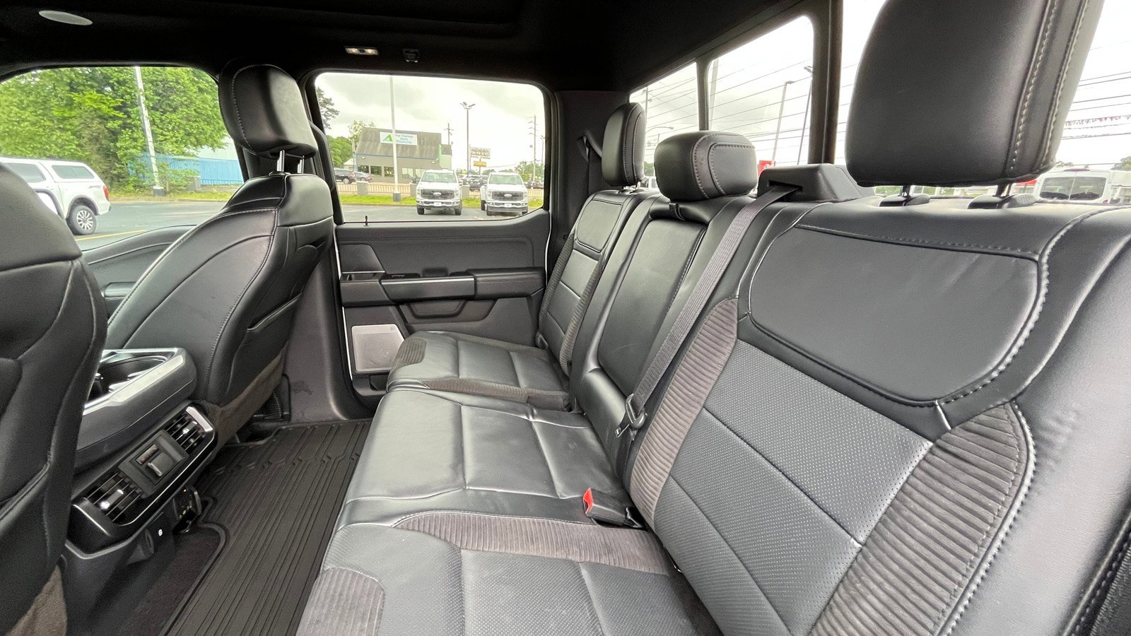 Used 2023 Ford F150 Raptor w/ Raptor 37 Performance Package AWD/4WD image 18