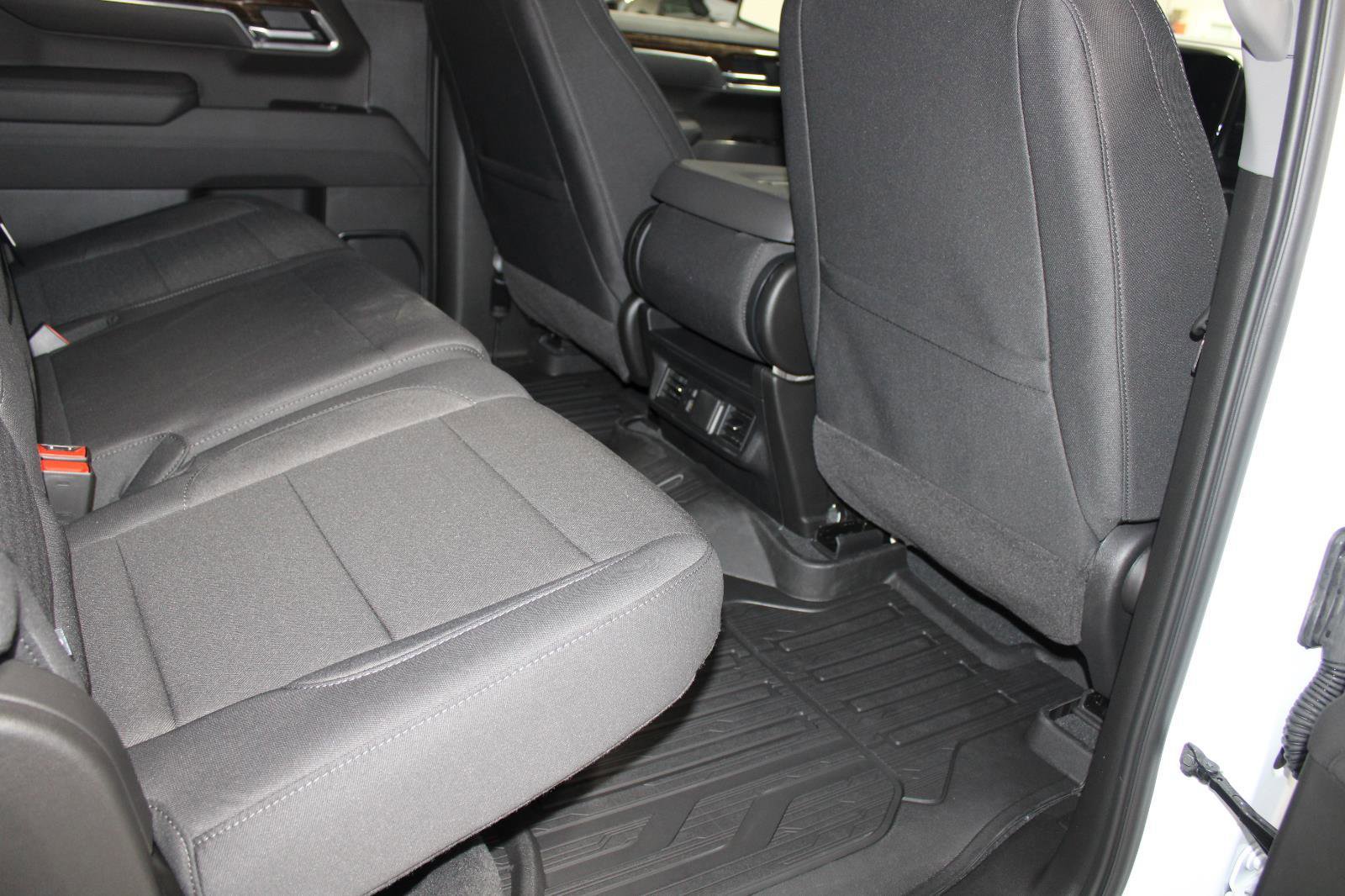 New 2025 GMC Sierra 1500 Elevation image 26