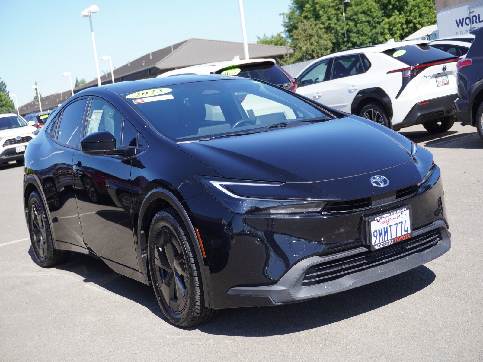 Used 2023 Toyota Prius LE FWD video 1