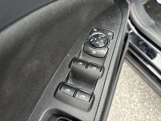 Used 2018 Ford Fusion SE w/ Fusion SE Technology Package image 15