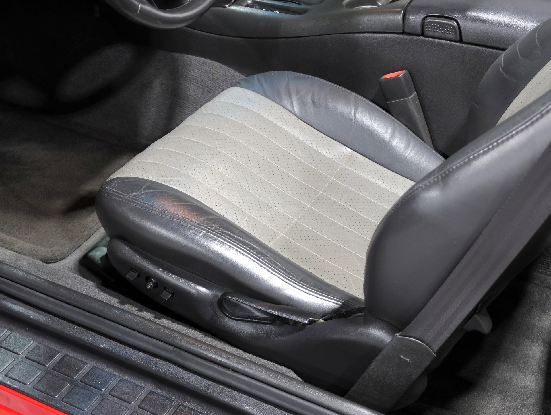 Used 2002 Chevrolet Camaro Z28 w/ SS Performance/Appearance Pkg RWD image 78