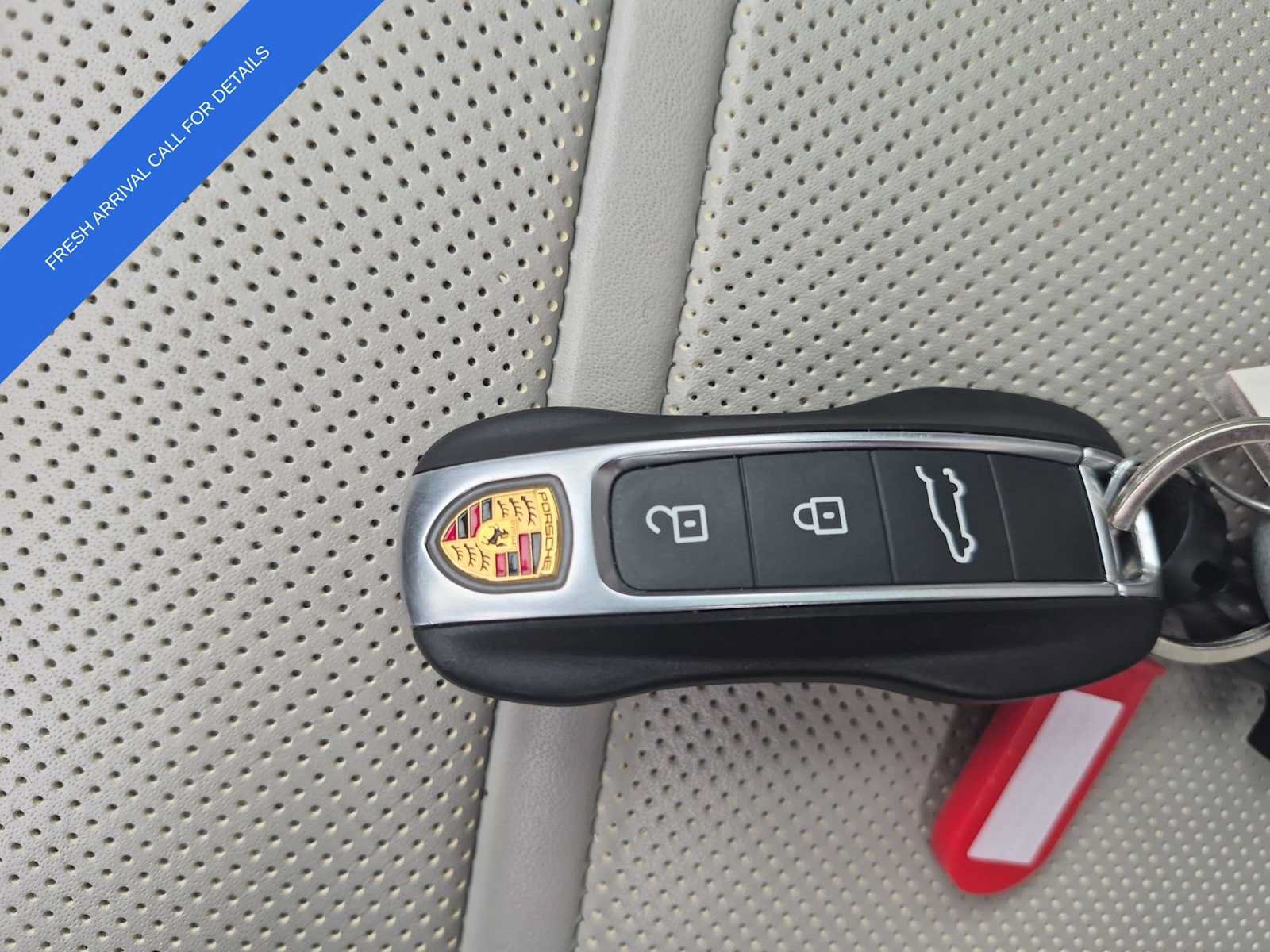 Used 2025 Porsche Cayenne Coupe AWD/4WD image 37