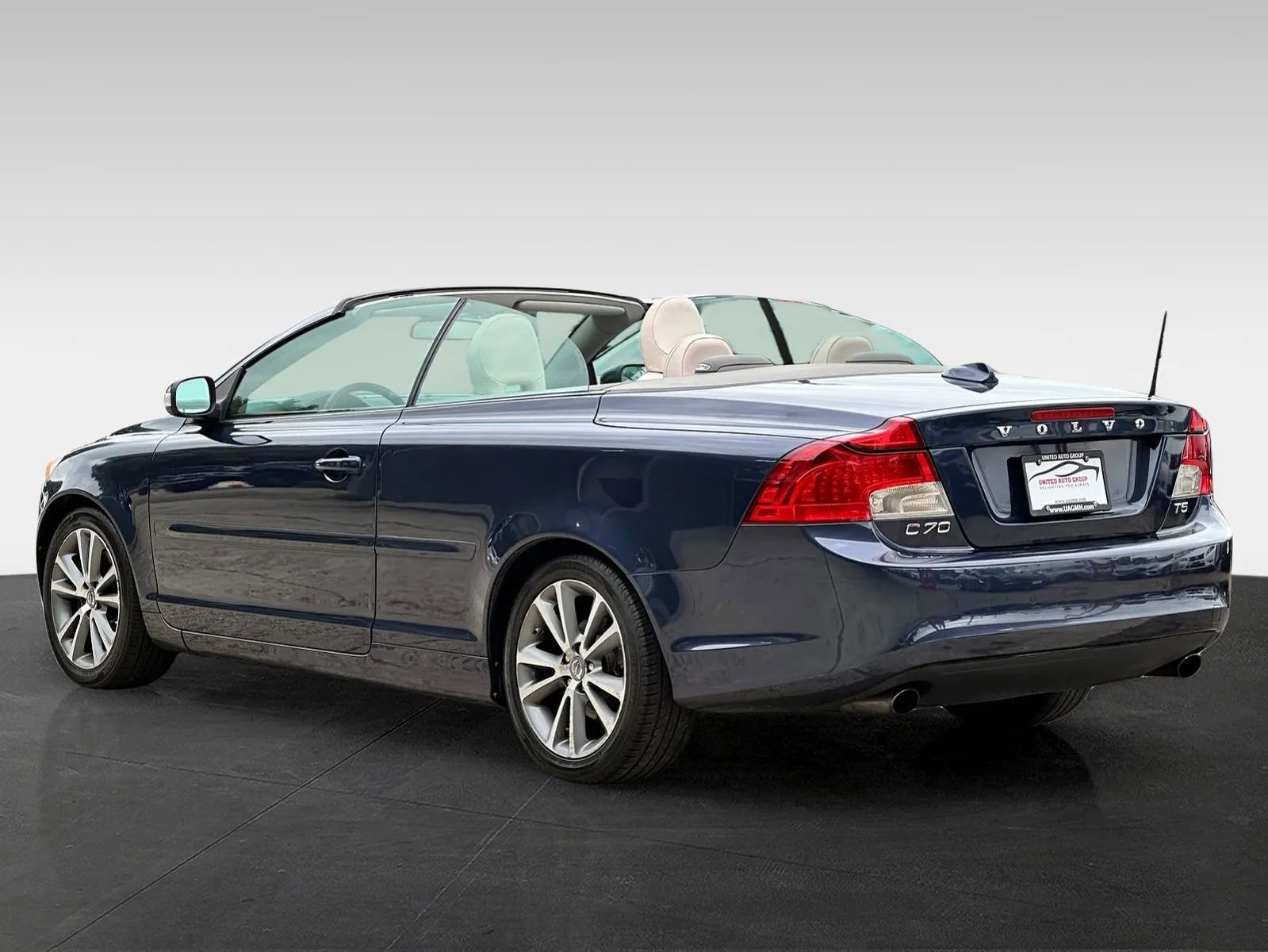 Used 2013 Volvo C70 T5 image 5