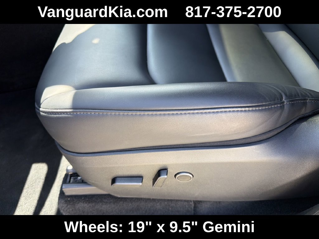Used 2023 Tesla Model Y Long Range AWD/4WD image 16