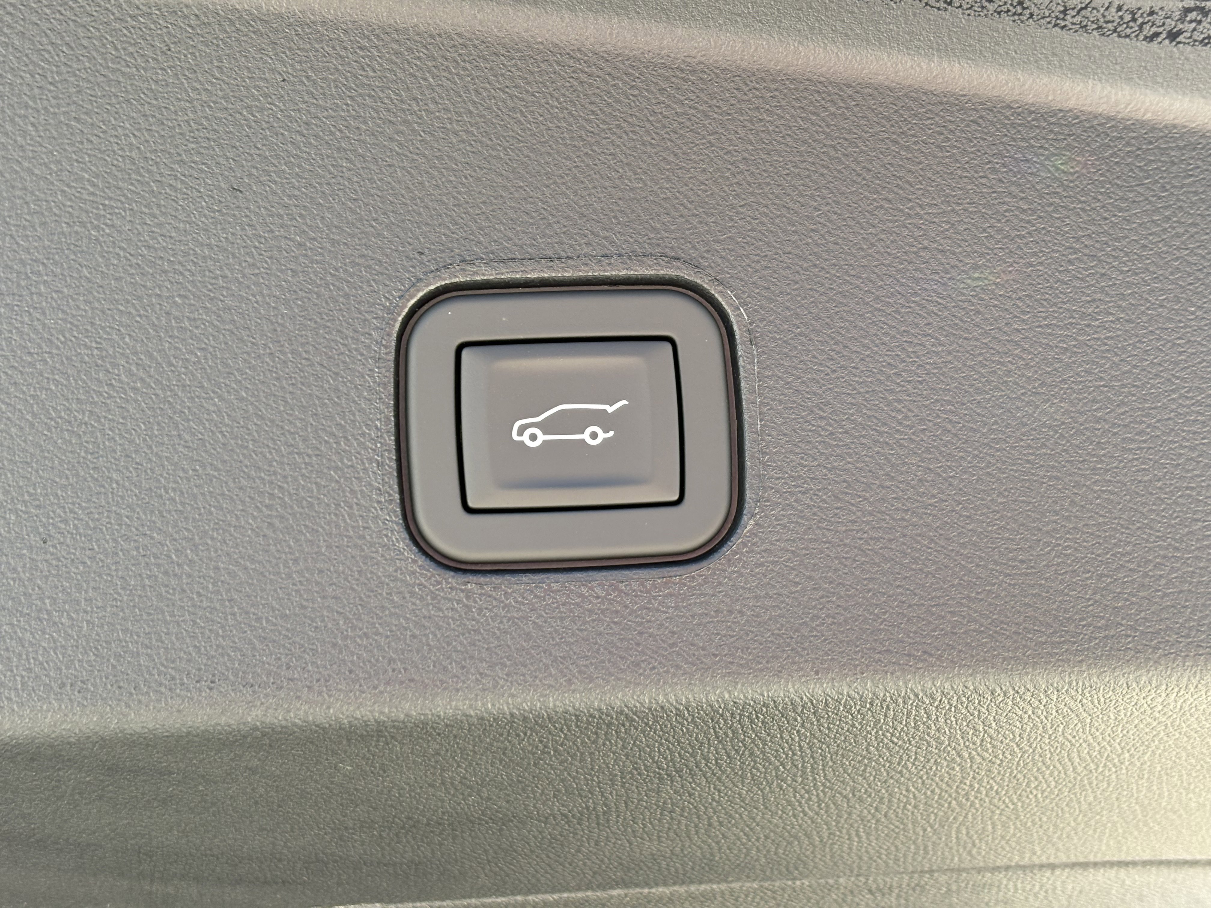 New 2025 Cadillac Lyriq Luxury image 10