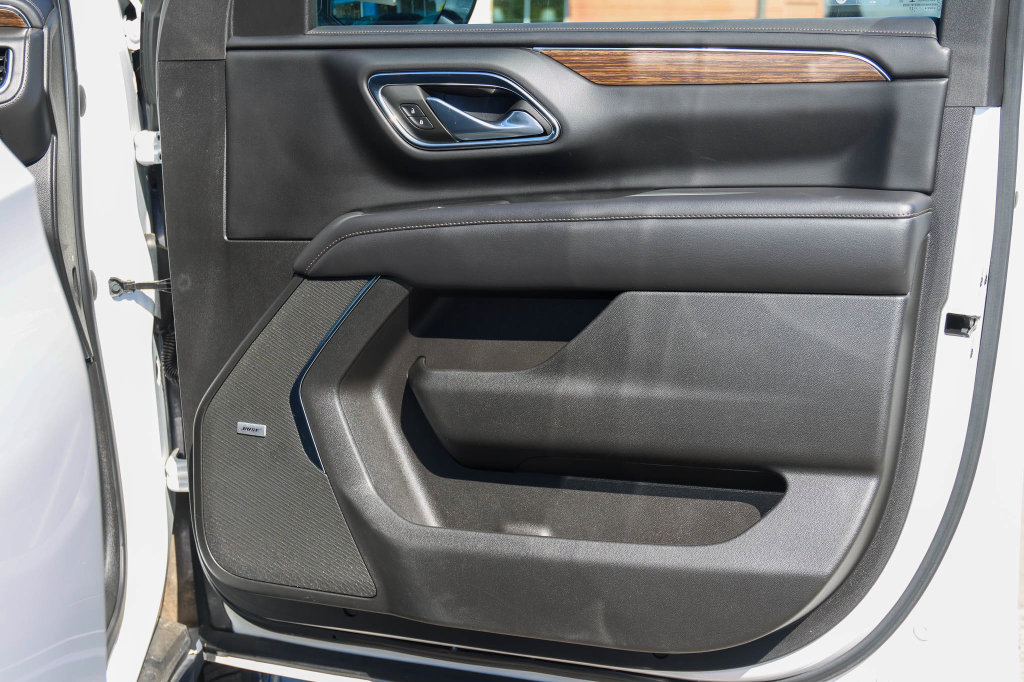 Used 2022 Chevrolet Suburban High Country w/ LPO, Illumination Package AWD/4WD image 17