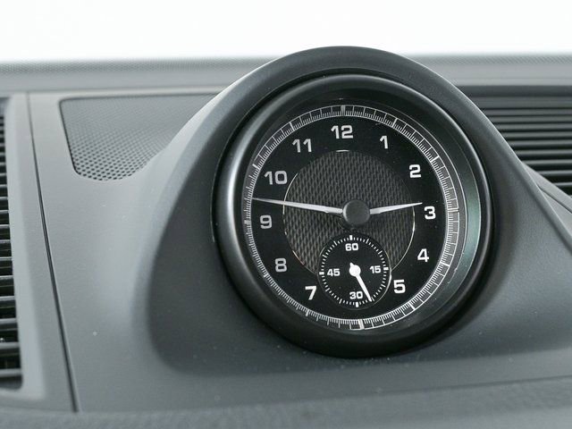 Certified 2025 Porsche Macan AWD image 16