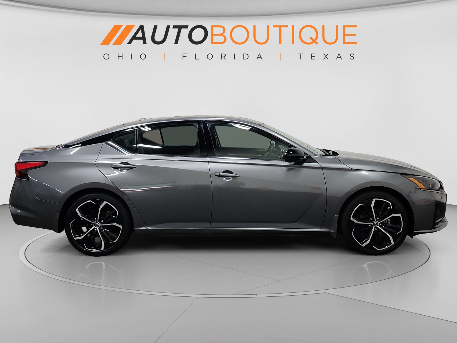 Used 2023 Nissan Altima 2.5 SR FWD image 6