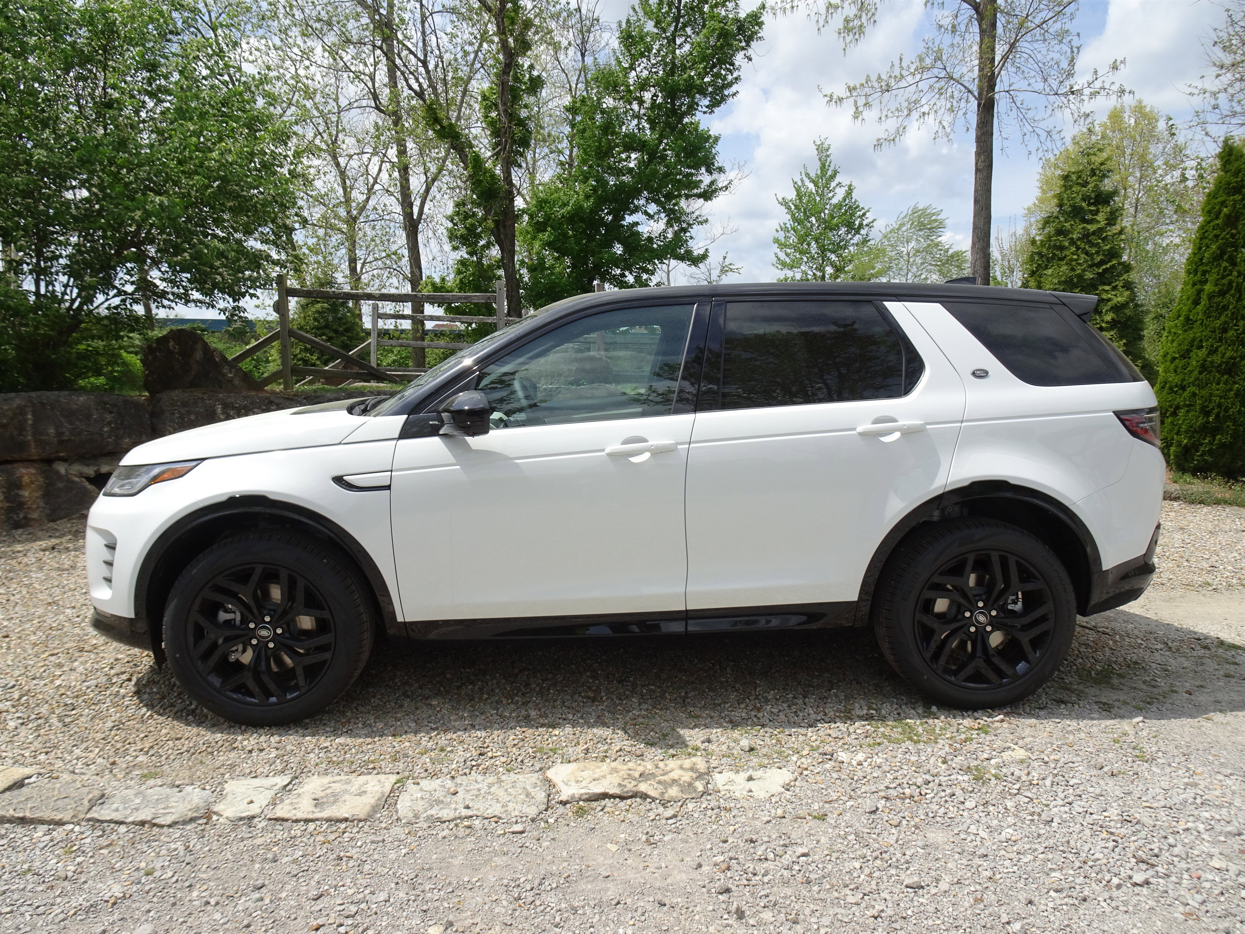 New 2026 Land Rover Discovery Sport Landmark image 8