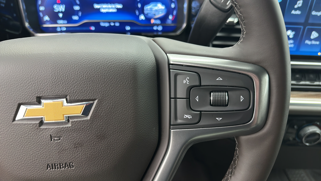 Used 2025 Chevrolet Silverado 1500 LT w/ Leather Package AWD/4WD image 18
