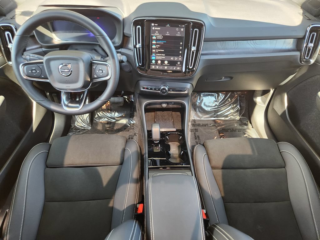 Used 2023 Volvo C40 P8 Recharge Ultimate AWD/4WD image 16