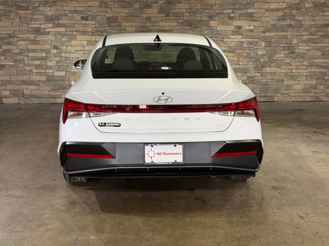 New 2025 Hyundai Elantra Limited image 7