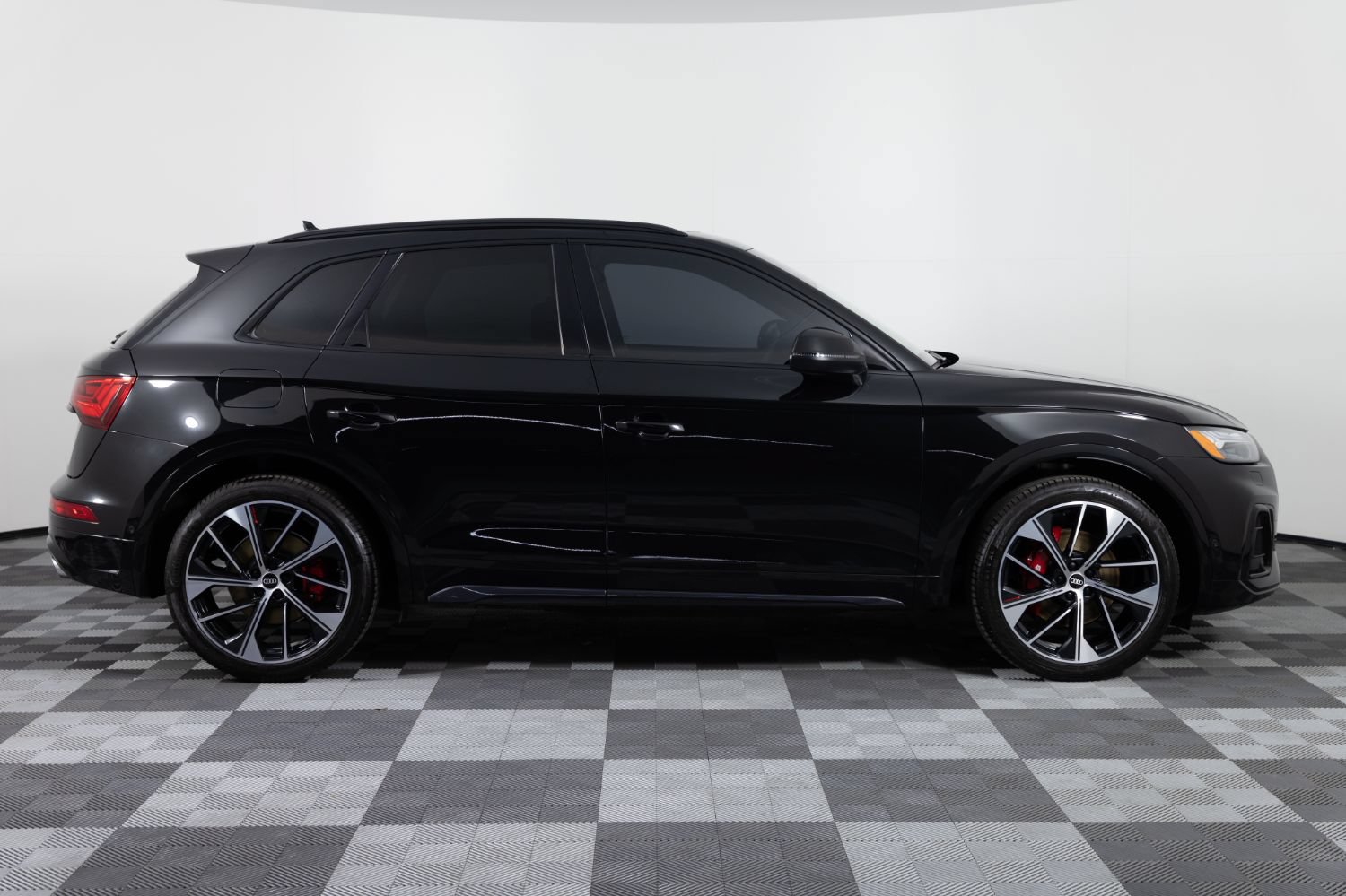 Used 2021 Audi SQ5 Prestige w/ Prestige Package AWD/4WD image 9