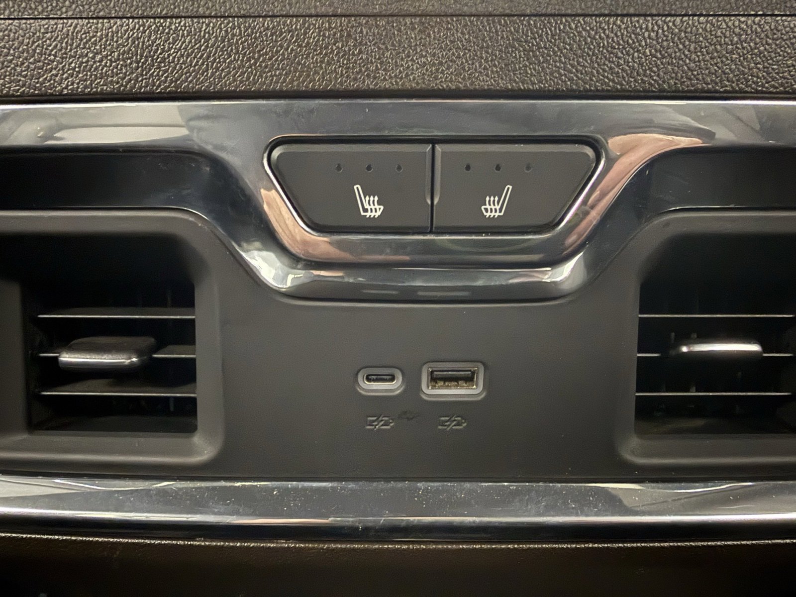 Used 2024 Chevrolet Silverado 1500 LTZ image 26