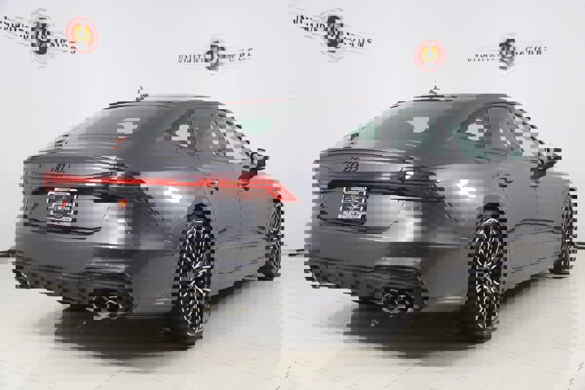 Used 2022 Audi S7 Prestige w/ Prestige Package image 3